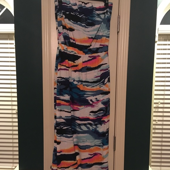 Attention Strapless Maxi Dress - Picture 3 of 5